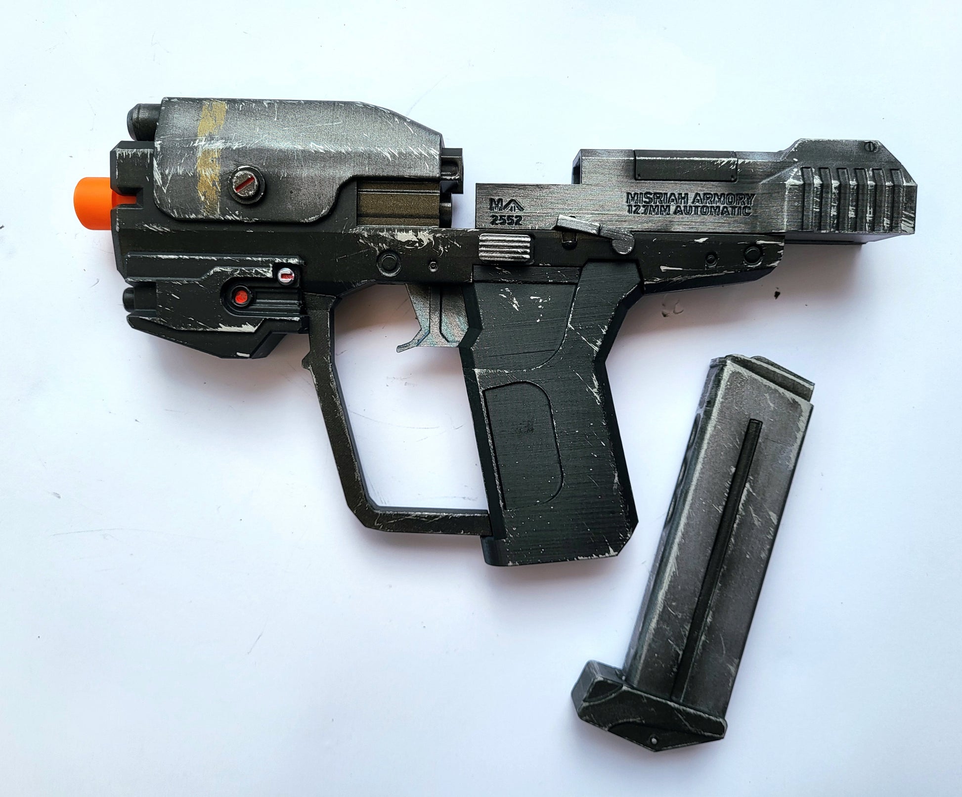 Halo Reach M6 Magnum - MOVING PARTS, ILLUMINATION!
