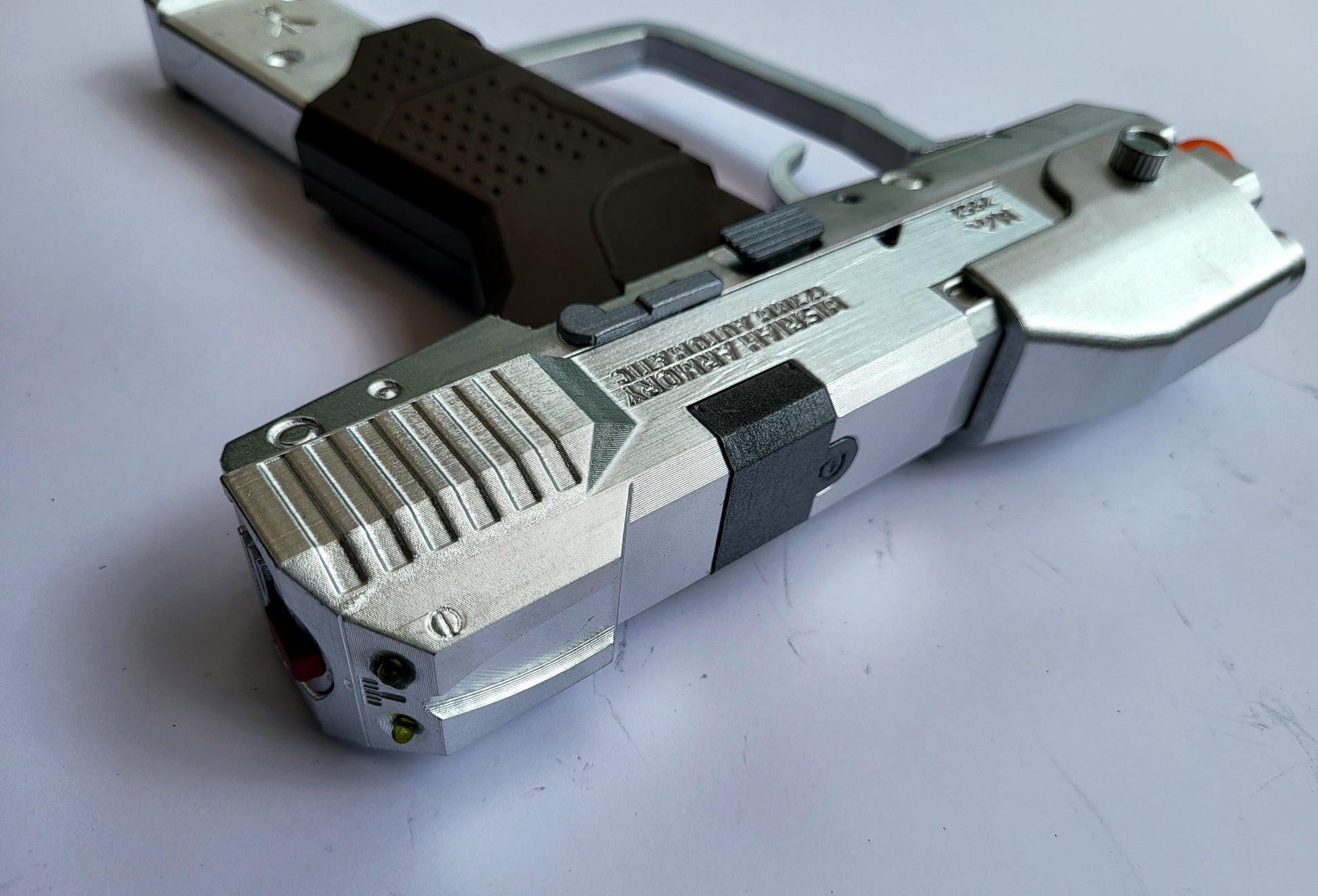 Iconic Halo M6 Magnum Replica - MOVING PARTS, ILLUMINATION!