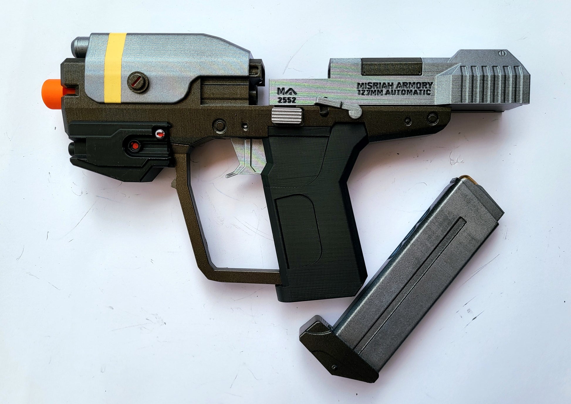 Halo Reach M6 Magnum - MOVING PARTS, ILLUMINATION!