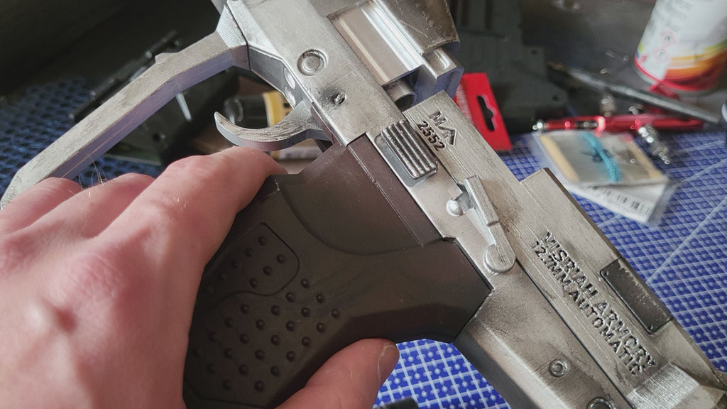 Iconic Halo M6 Magnum Replica - MOVING PARTS, ILLUMINATION!